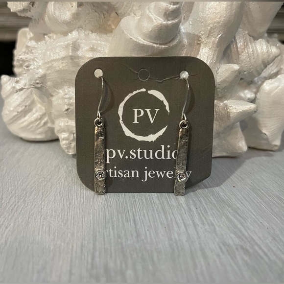 Artisan Crystal Earrings. 3/$7 items 1 free. Offer $14 - Picture 1 of 3